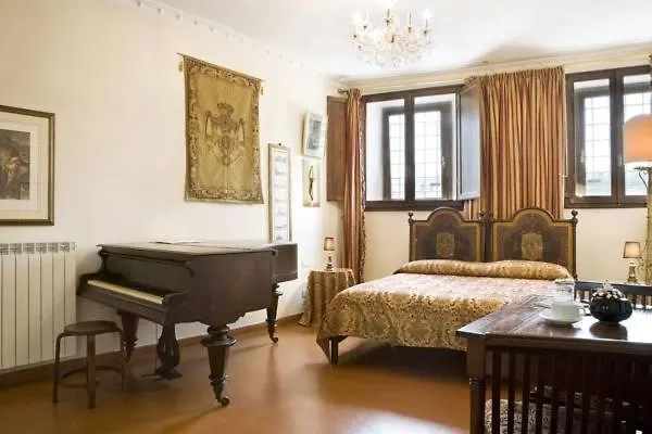 Lungarno Ponte Vecchio Apartment Florence